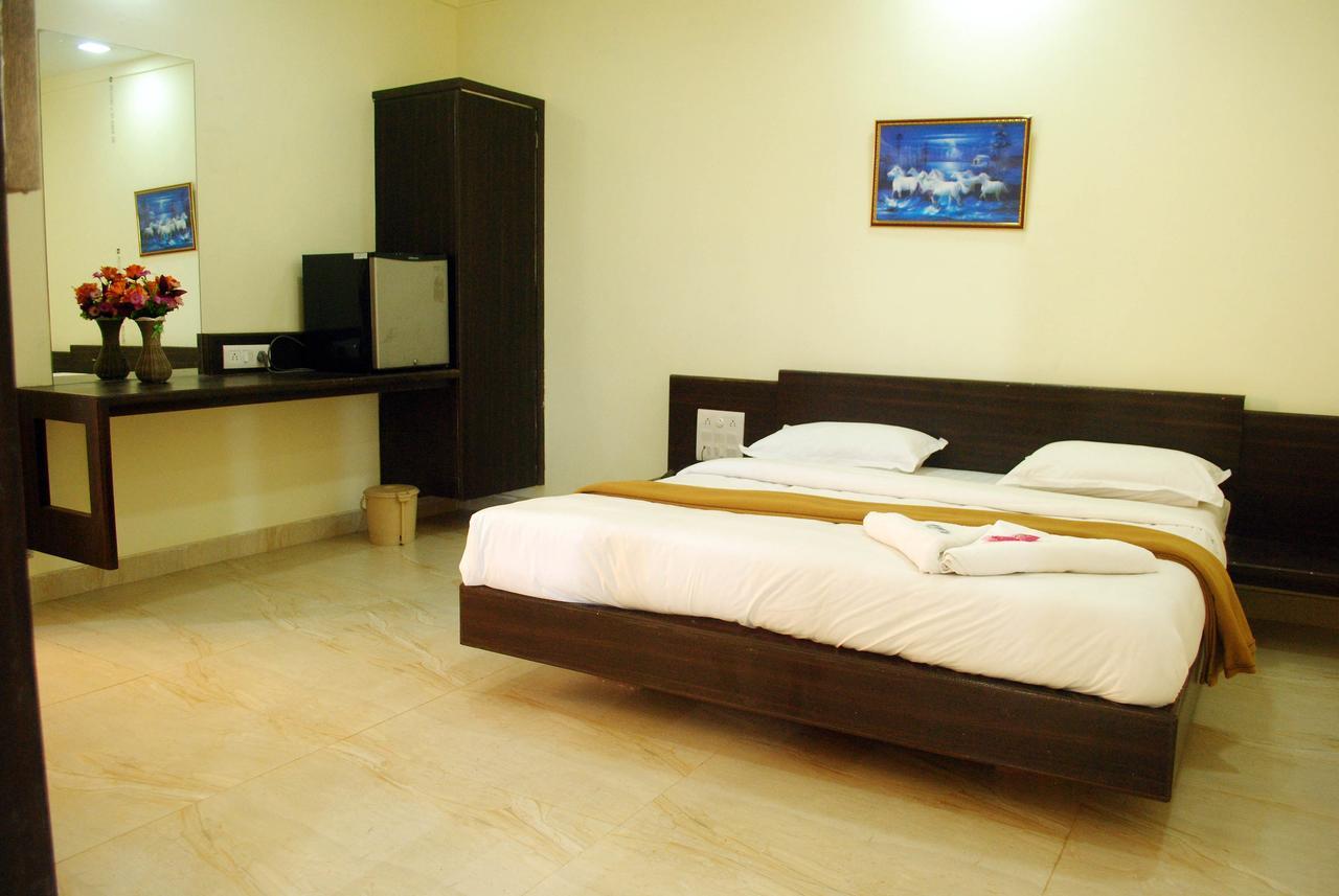 Safari Hotel & Resort Somnāth Εξωτερικό φωτογραφία