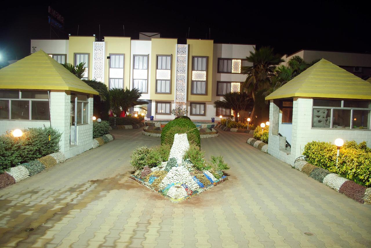 Safari Hotel & Resort Somnāth Εξωτερικό φωτογραφία